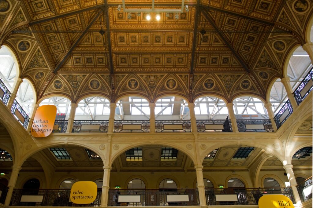 Sala Borsa Library in Bologna. View of the ceiling.